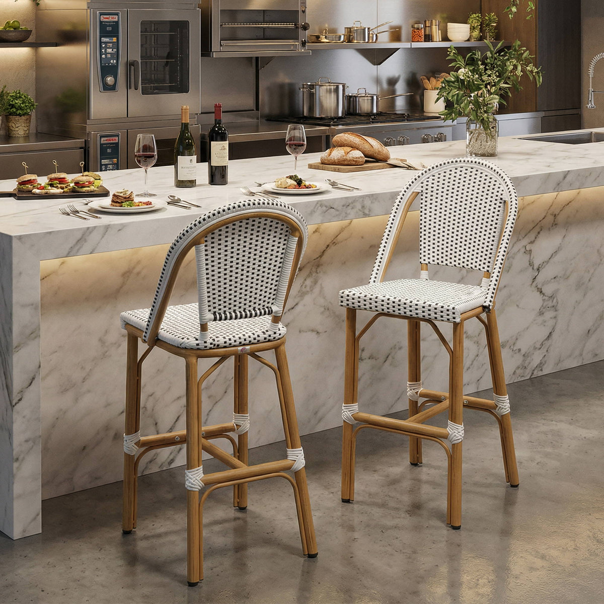 PURPLE LEAF – Lot de 2 tabourets style français hauteur comptoir avec dossier, structure en aluminium et rotin tressé pour intérieur ou extérieur
