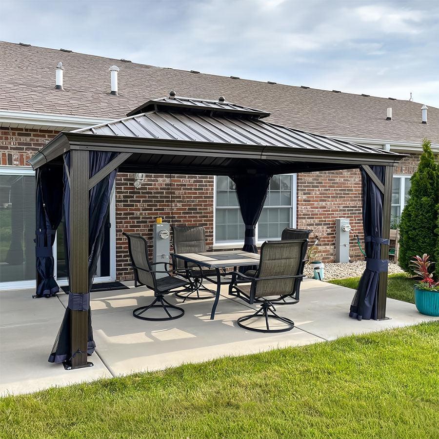 PURPLE LEAF – Pavillon extérieur à toit rigide pour terrasse, structure en aluminium bronze avec rideau bleu marine