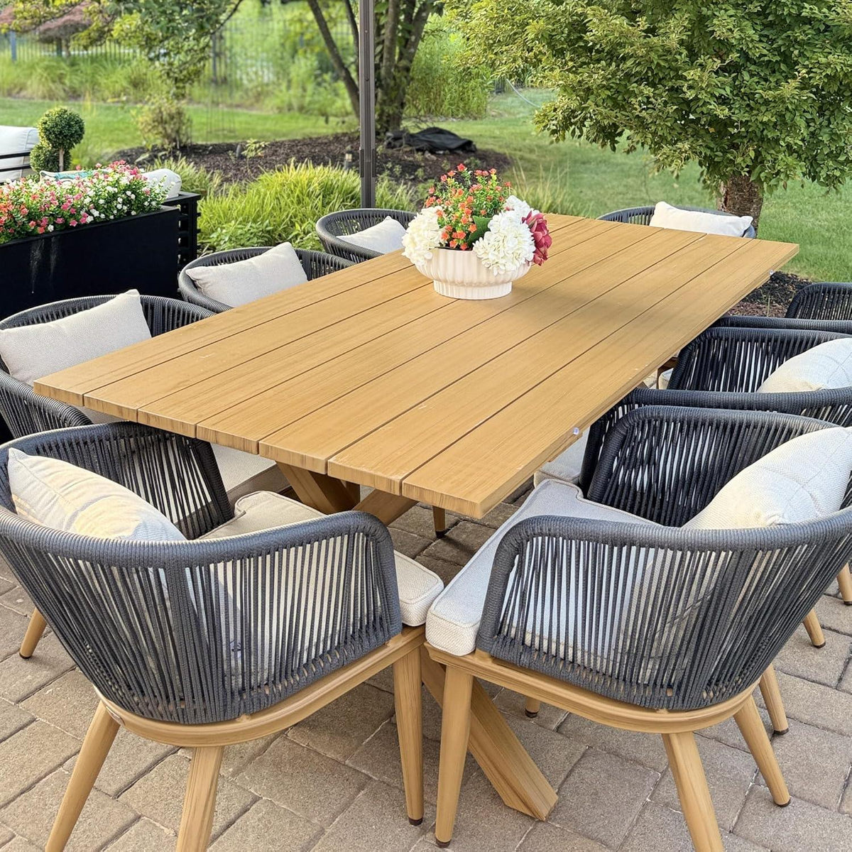 PURPLE LEAF – Ensemble repas de terrasse en teck avec coussins et oreiller, résine tressée toutes saisons pour jardin et terrasse