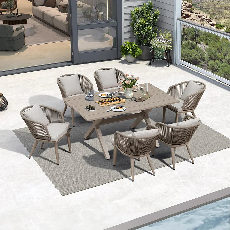 PURPLE LEAF – Ensemble repas de terrasse avec structure en aluminium et chaises en résine tressée à la main, coussins et oreillers inclus