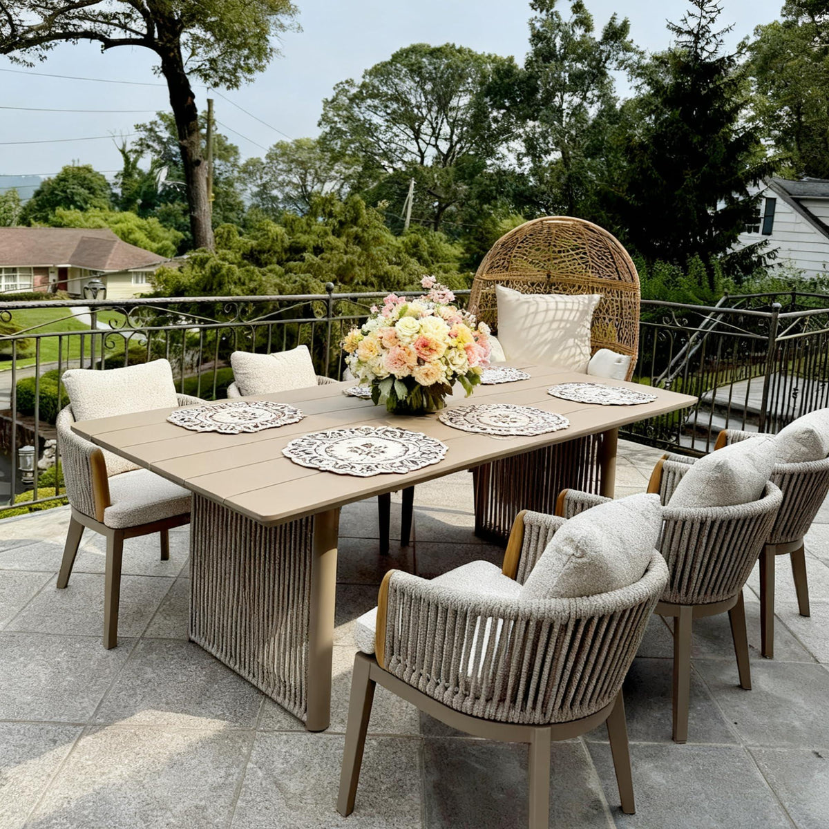 PURPLE LEAF Hailar – Ensemble repas extérieur familial avec table et chaises de terrasse en aluminium et coussins en oléfine