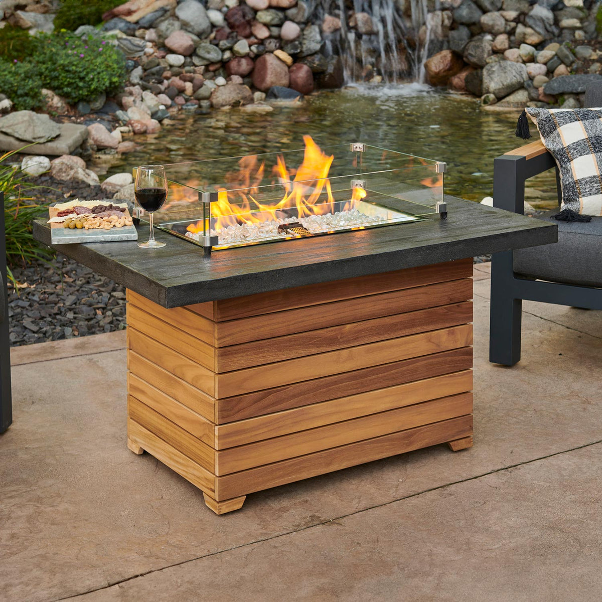 Darien – Table brasero rectangulaire à gaz avec pare-feu en verre – DAR-1224-EBG-K/GG-1224