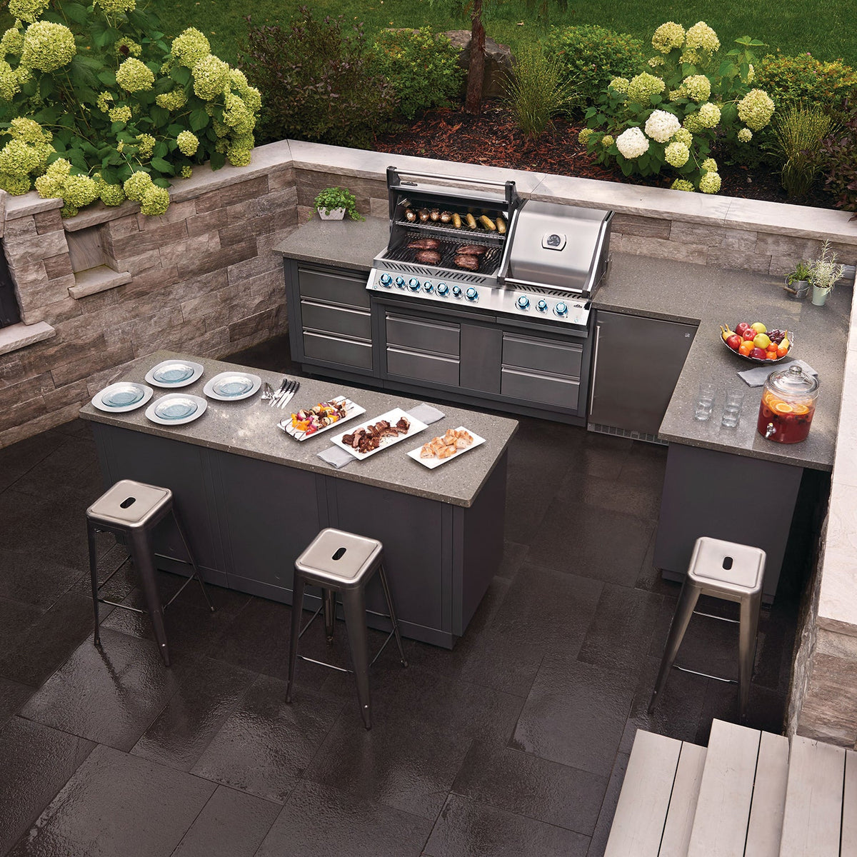 Napoleon Built-In Prestige PRO 825 RBI – Barbecue encastrable 9 brûleurs avec brûleurs infrarouges inférieur et arrière, acier inoxydable