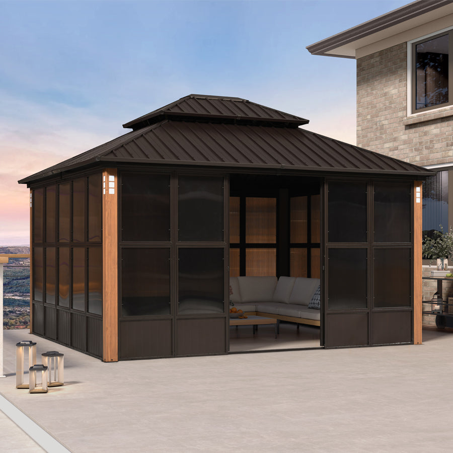 PURPLE LEAF – Pavillon-solarium à toit rigide avec structure bronze, colonnes effet bois et double toit en acier galvanisé toutes saisons