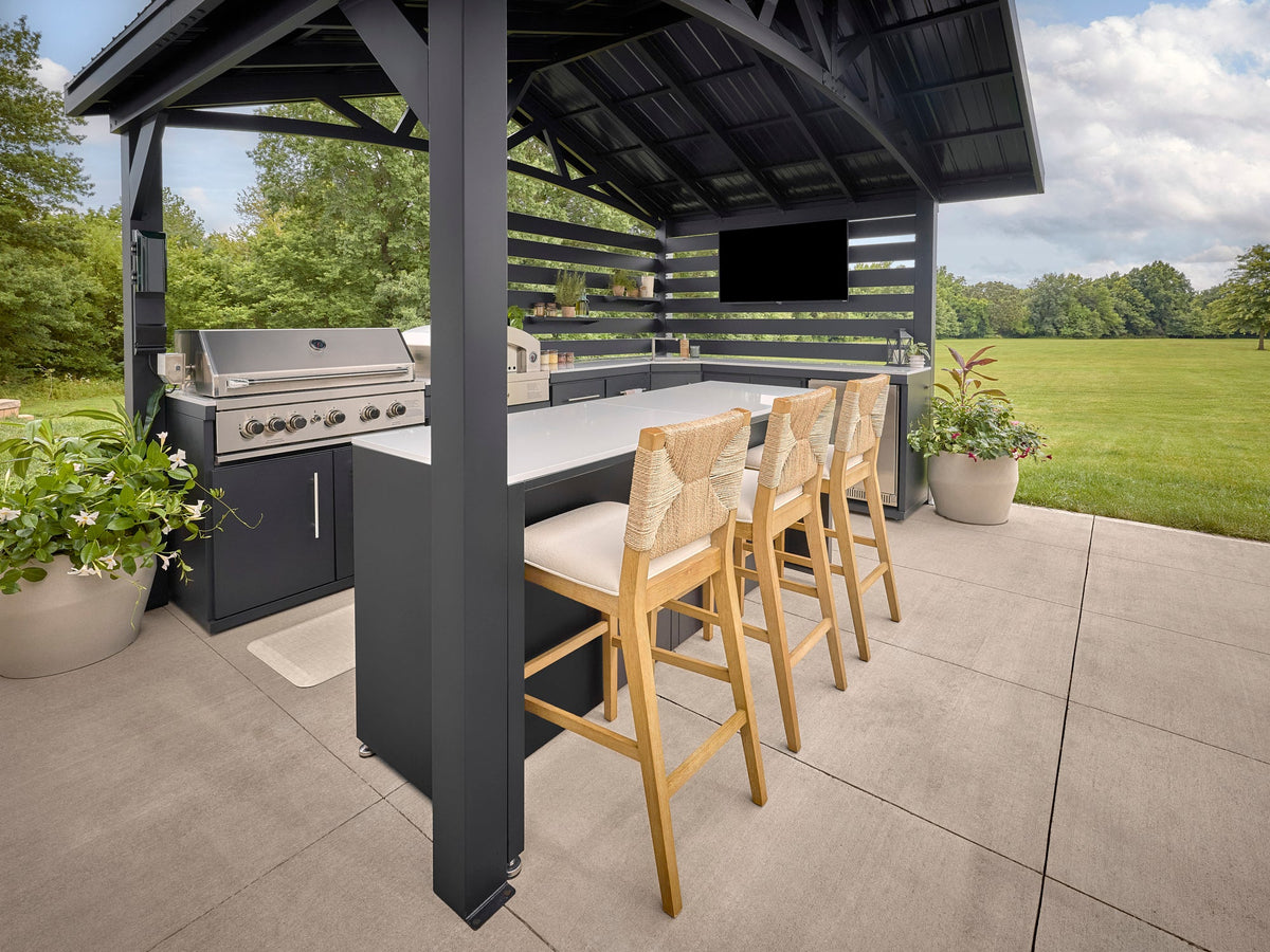 Langston | Cuisine extérieure couverte accessible avec barbecue encastrable et four à pizza