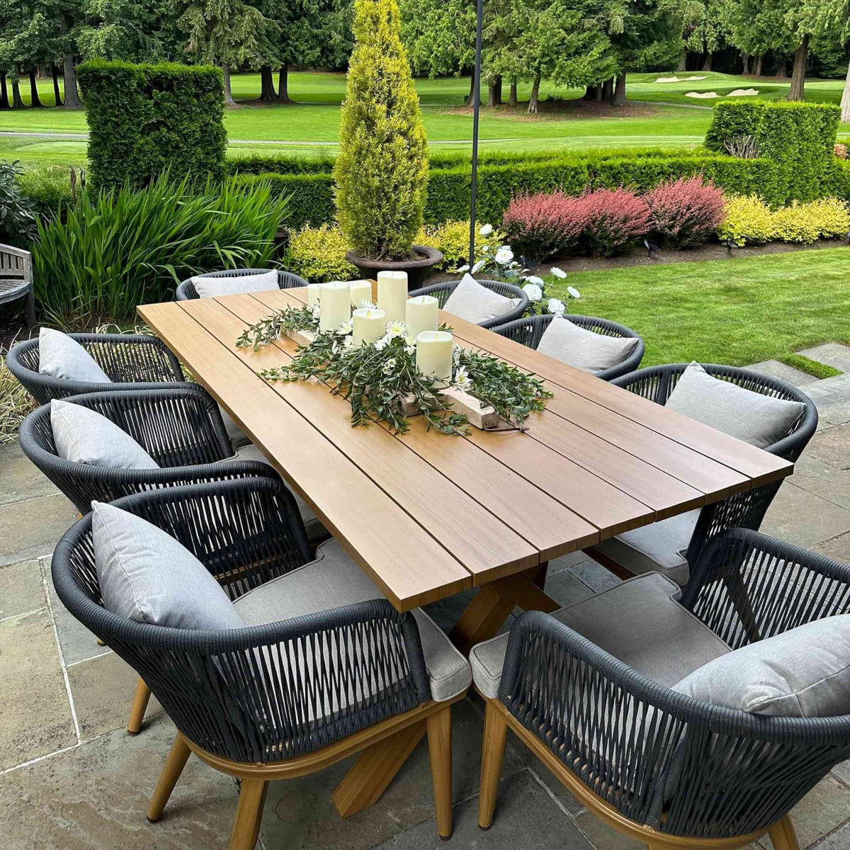 PURPLE LEAF – Ensemble repas de terrasse en teck avec coussins et oreiller, résine tressée toutes saisons pour jardin et terrasse