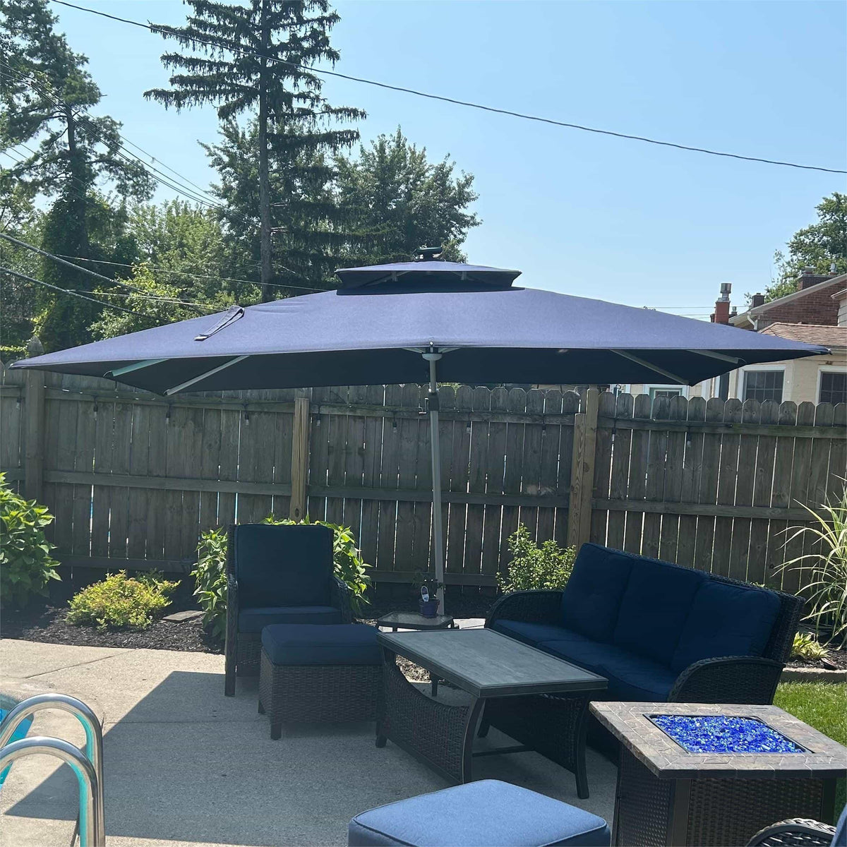 PURPLE LEAF – Parasol de terrasse rectangulaire à LED alimenté à l’énergie solaire avec éclairage