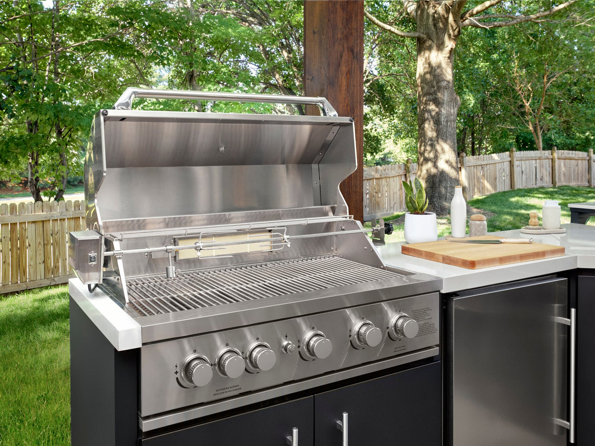 Emory | Îlot de cuisine extérieure d’angle avec places de bar et barbecue encastrable – gauche