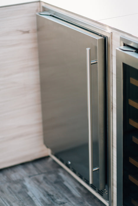 TrueFlame 24" 5.1 Cu. Ft. – Réfrigérateur homologué pour l’extérieur