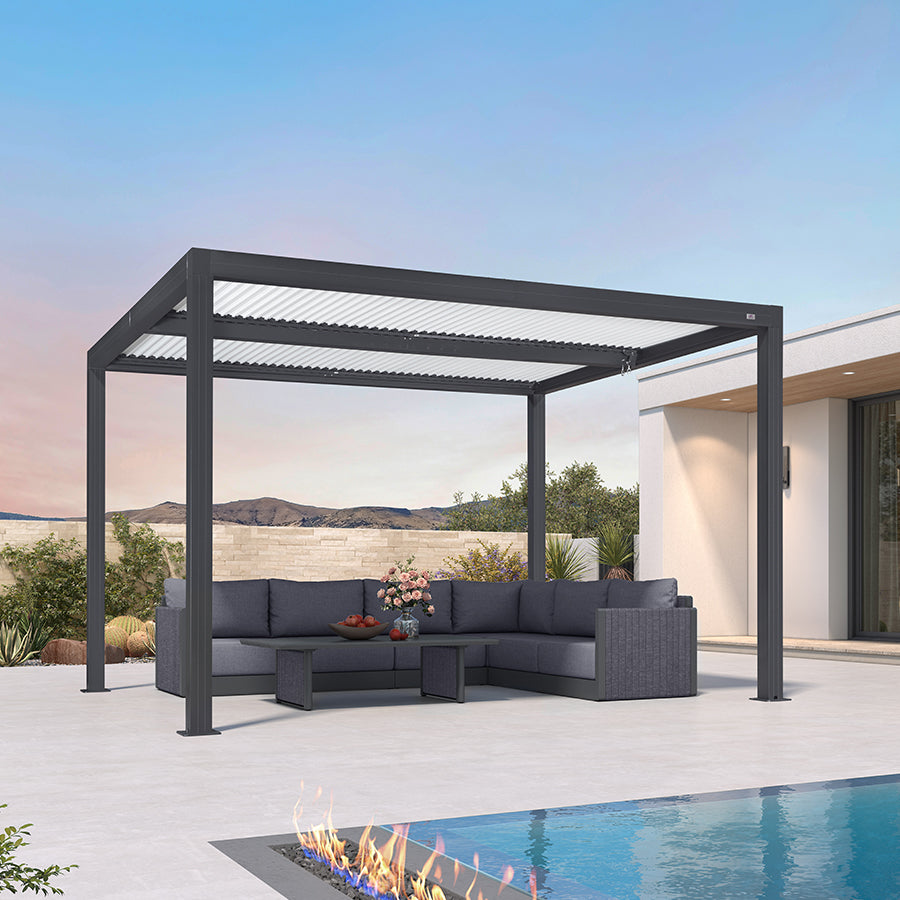 PURPLE LEAF Athena – Pergola moderne grise à lames orientables avec toit blanc et ensemble canapé modulaire Sanori pour terrasse et jardin