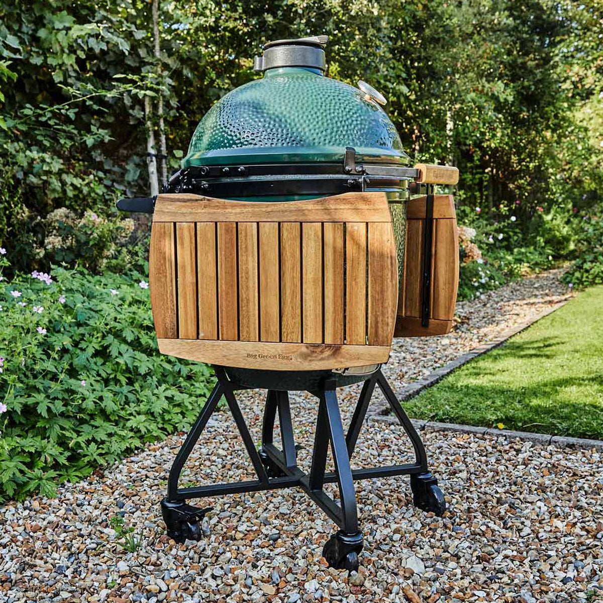 Large Big Green Egg + ensemble intEGGrated Nest + EGG Mates