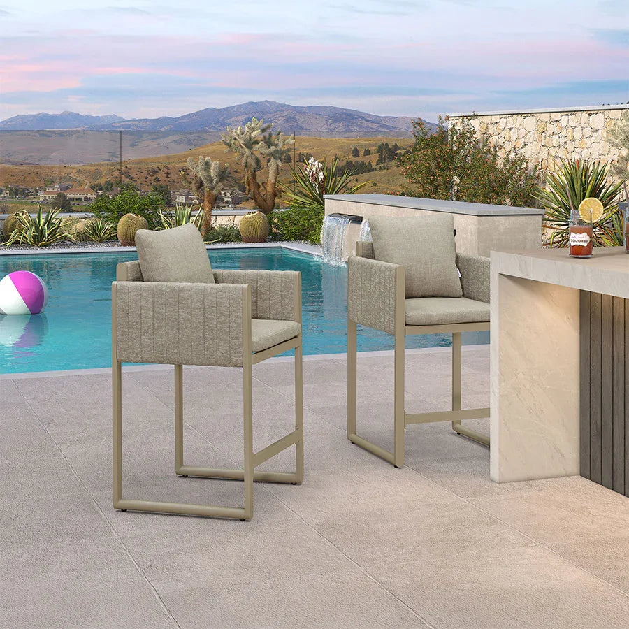 PURPLE LEAF Sanori – Lot de 2 tabourets de bar modernes en oléfine tressée avec oreiller de dossier pour terrasse, piscine ou intérieur