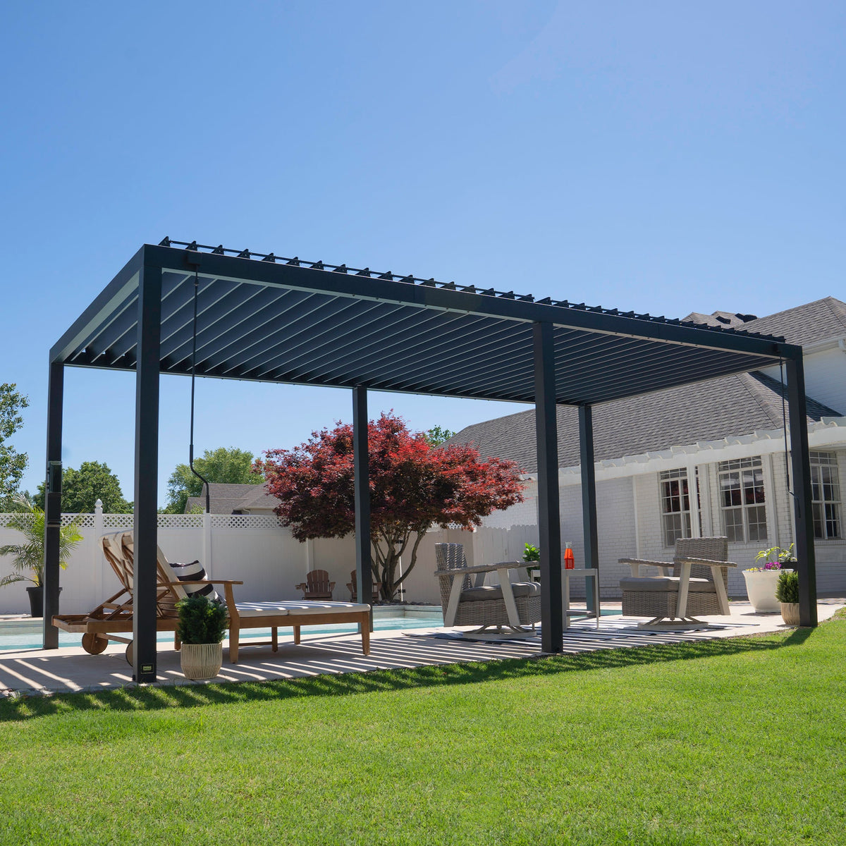 Sarasota 20x10 – Pergola en acier à lames orientables