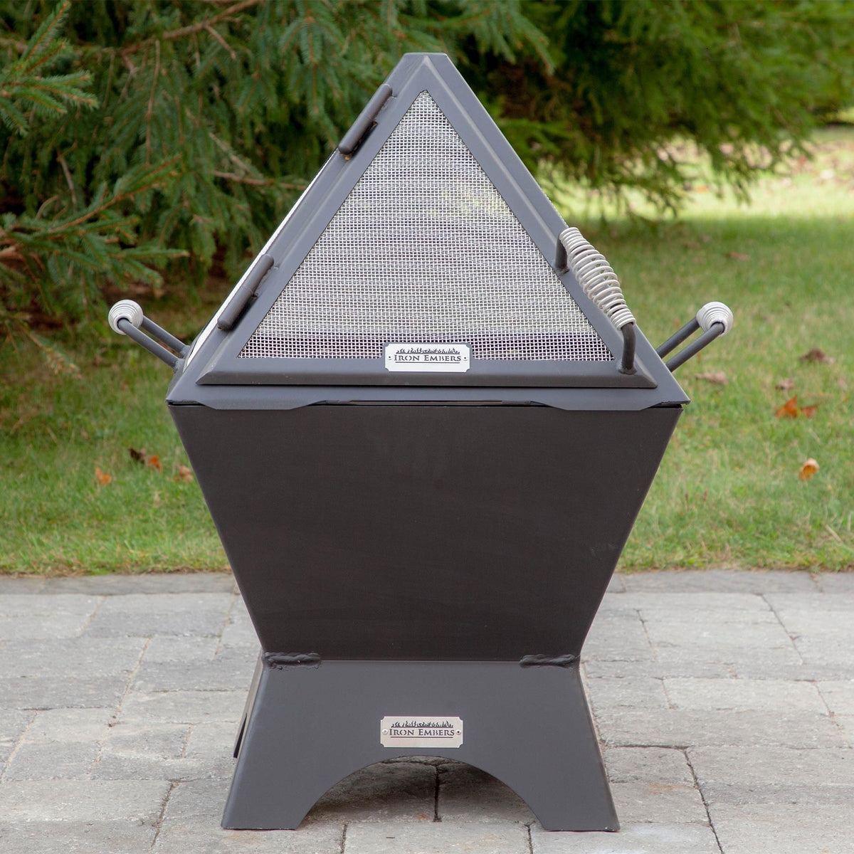 Iron Embers Modern Cube 24" – Ensemble brasero avec pare-étincelles, porte simple
