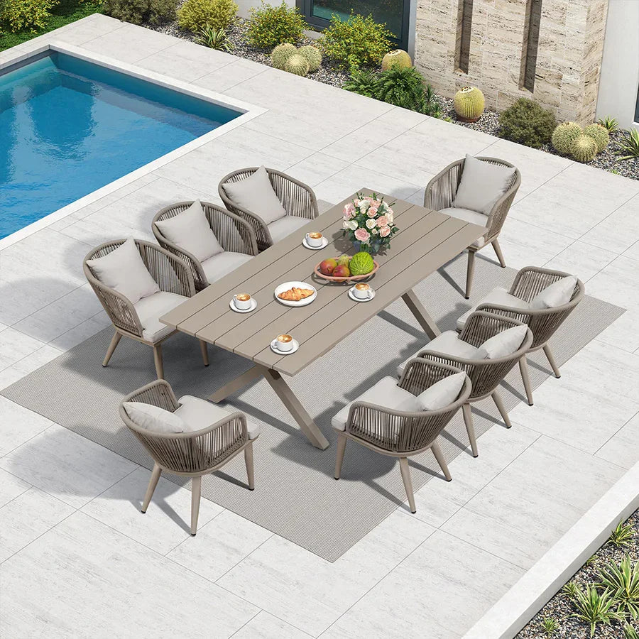 PURPLE LEAF – Ensemble repas de terrasse avec structure en aluminium et chaises en résine tressée à la main, coussins et oreillers inclus