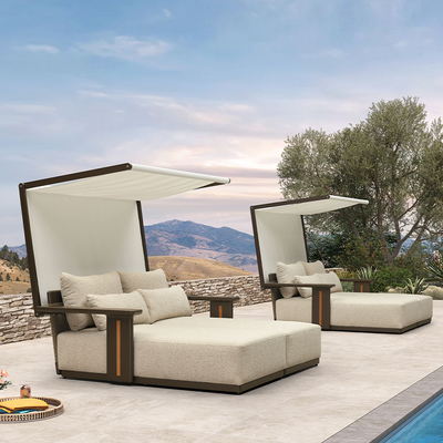 PURPLE LEAF – Double chaise longue extérieure haut de gamme en aluminium Premium avec accoudoirs finition teck, 4 oreillers et auvent en Textilene