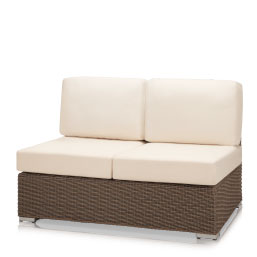 Lucaya – Chaise longue sans accoudoirs California Sand avec coussin Standard Off-White