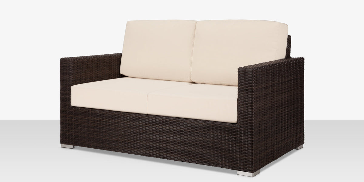 Lucaya – Canapé 2 places Espresso avec coussin Standard Off-White