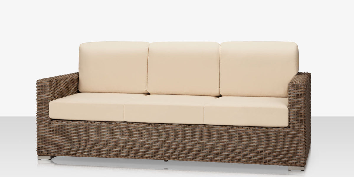 Lucaya – Canapé California Sand avec coussin Standard Off-White