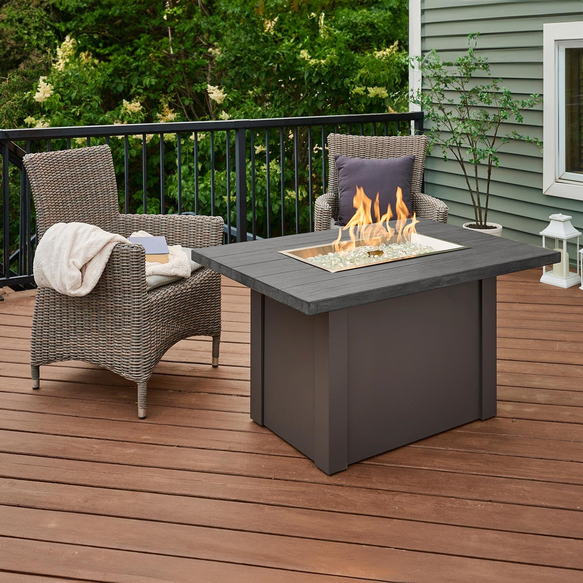 Havenwood – Table brasero rectangulaire à gaz avec plateau Stone Grey, base Grey Steel et pare-feu en verre – HVGG-1224-K/GG-1224