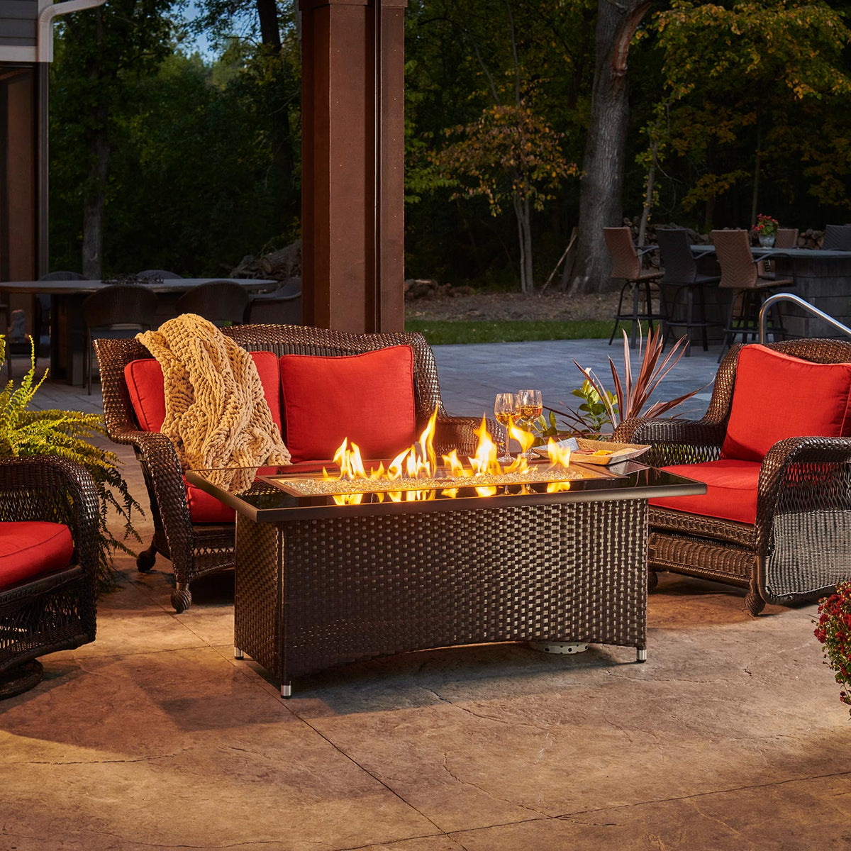 Balsam Montego – Table brasero linéaire à gaz avec pare-feu en verre – MG-1242-BLSM-K/GG-1242
