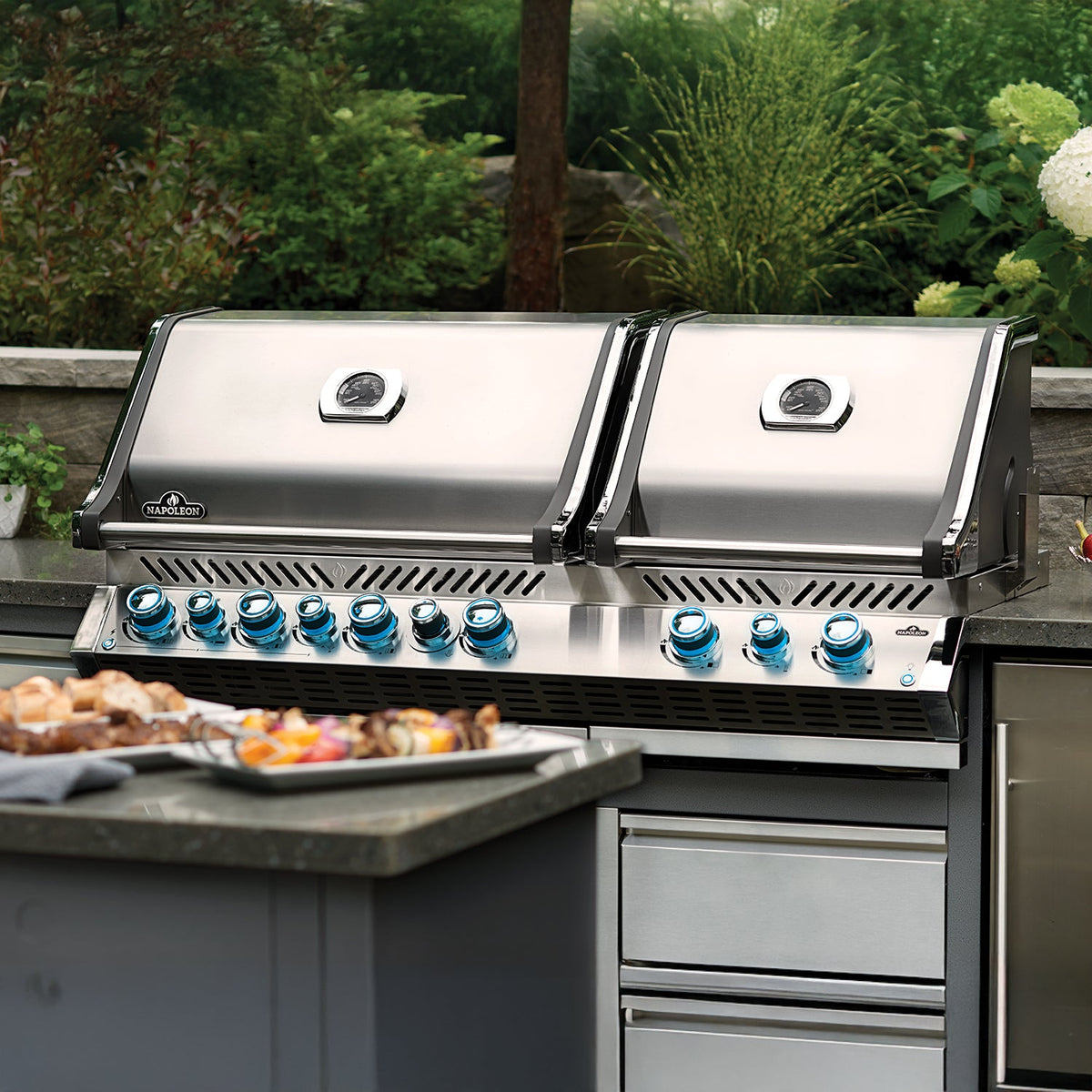 Napoleon Built-In Prestige PRO 825 RBI – Barbecue encastrable 9 brûleurs avec brûleurs infrarouges inférieur et arrière, acier inoxydable