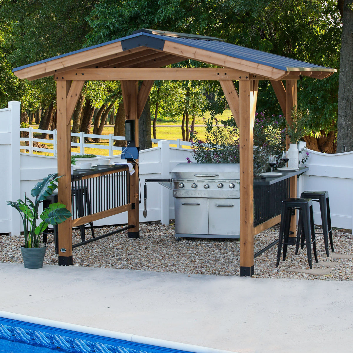 Granada – Pavillon pour barbecue avec bar extérieur