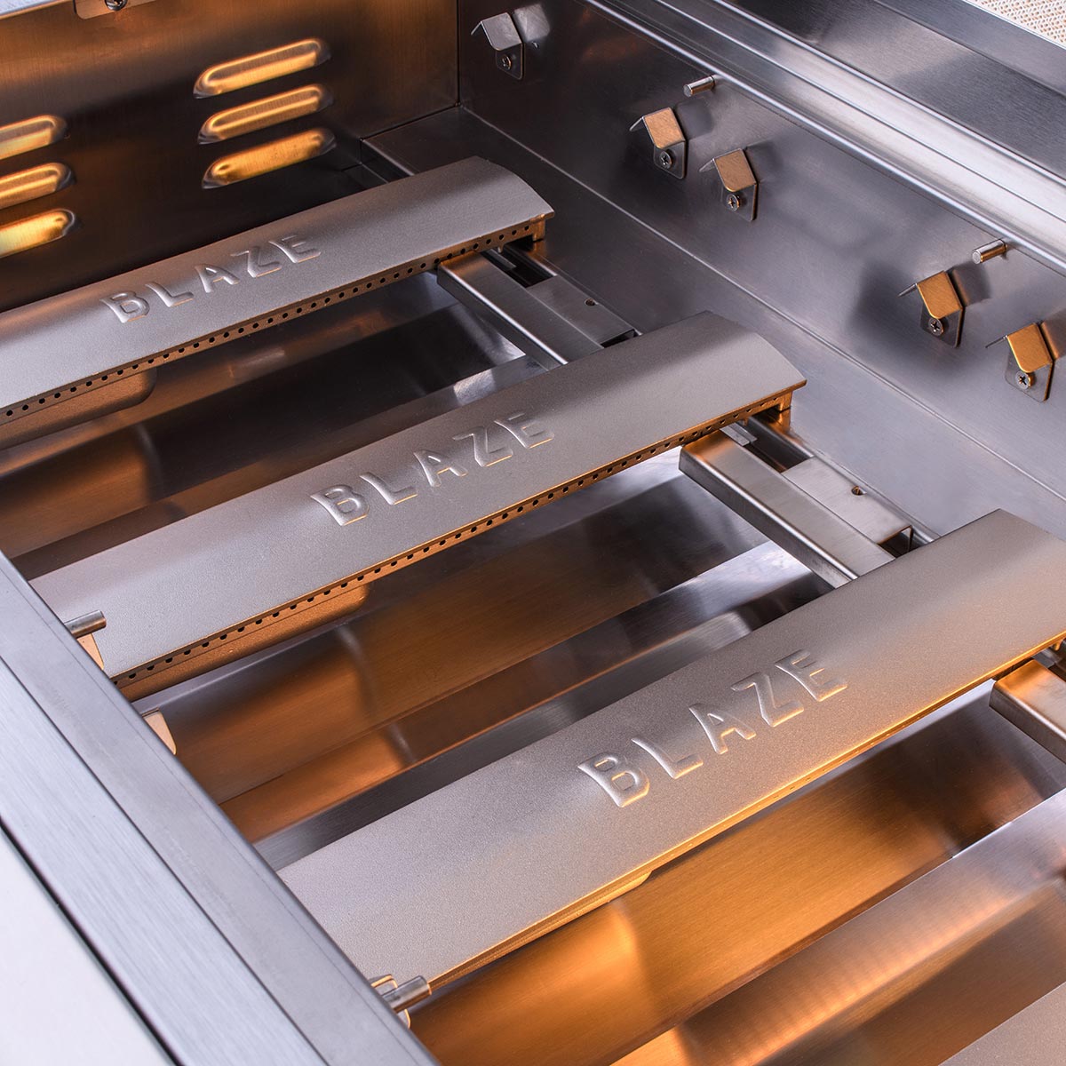 Blaze LTE 32" – Barbecue à gaz encastrable 4 brûleurs – BLZ-4LTE2