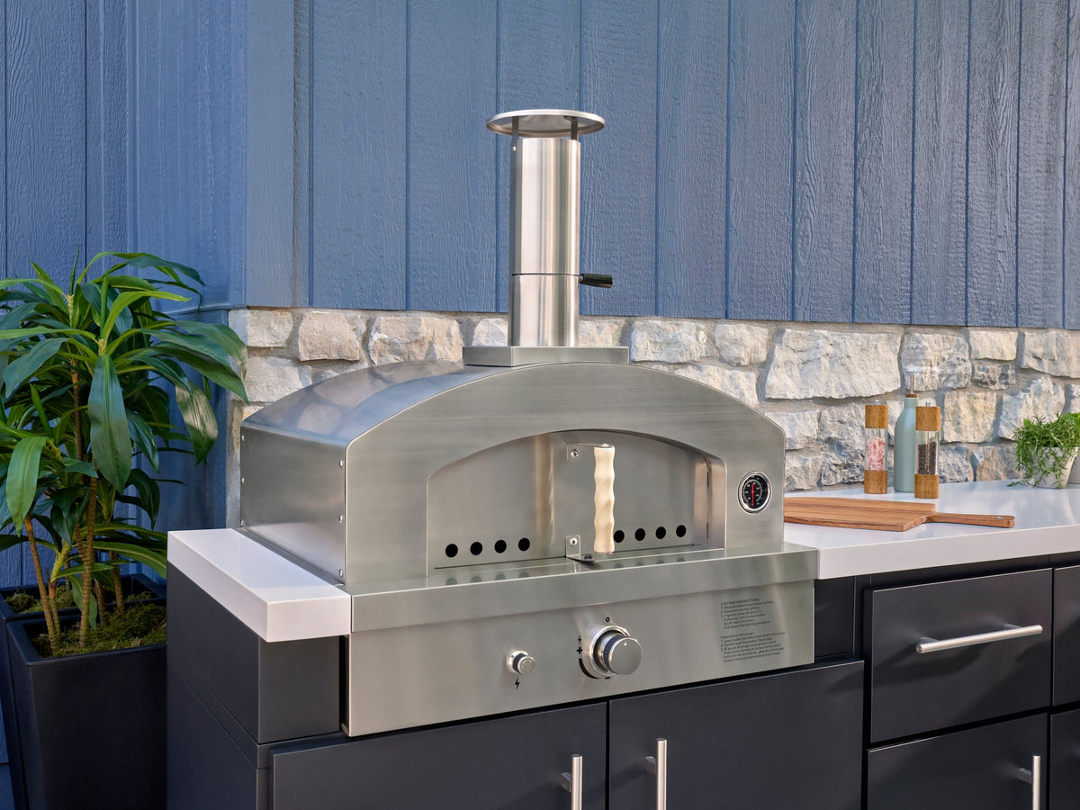 Emory | Îlot de cuisine extérieure d’angle avec barbecue encastrable et four à pizza